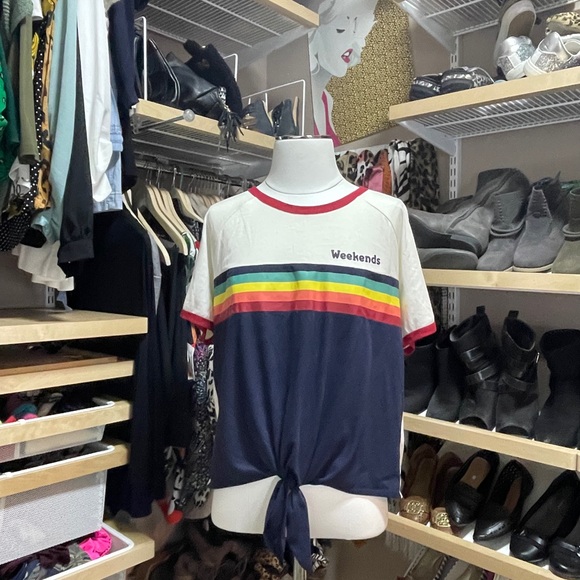 Weekend Crop Top - Picture 2 of 4